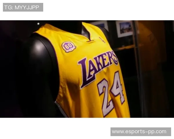 科比首次亲穿的24号球衣将拍卖2006年曾以一万美元成交