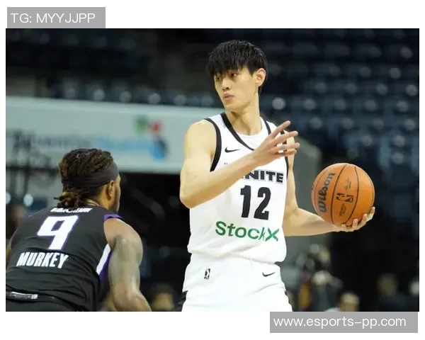 曾凡博在篮网定位为3D球员短暂出场是常态希望他保持积极心态继续努力