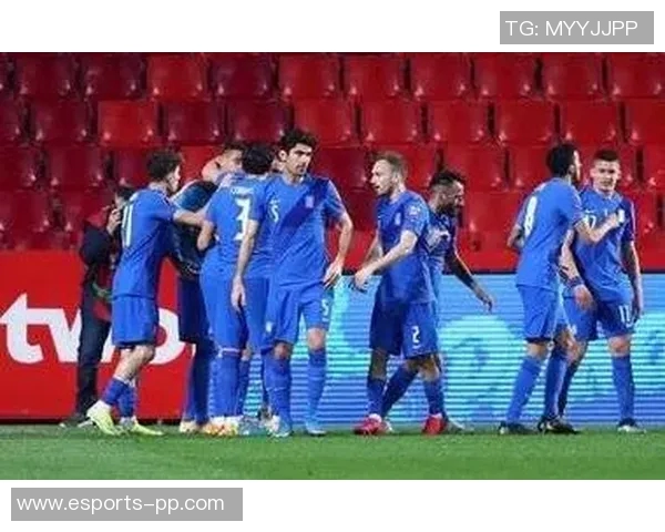 希腊足坛父子教练同日下课球队排名尴尬倒数第二和第三