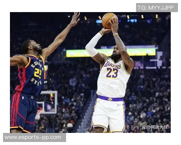 湖人强势统治篮板战场前场篮板狂揽24个总数领先对手17个