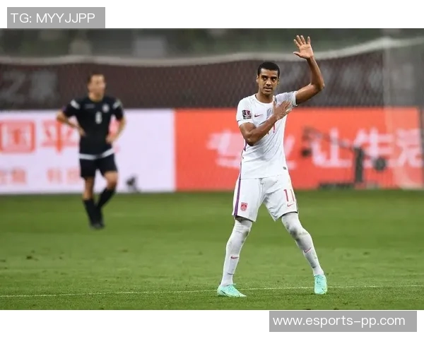 约维奇因右肘挫伤及皮肤裂伤被列为每日观察球员状态更新